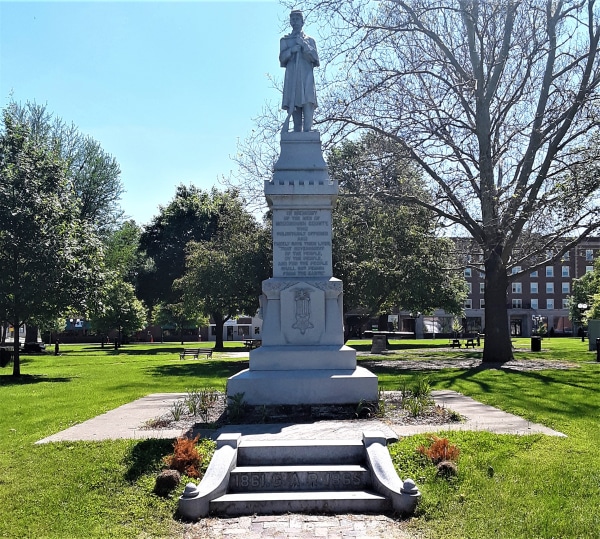 Macomb Civil War Monument - Chandler Park