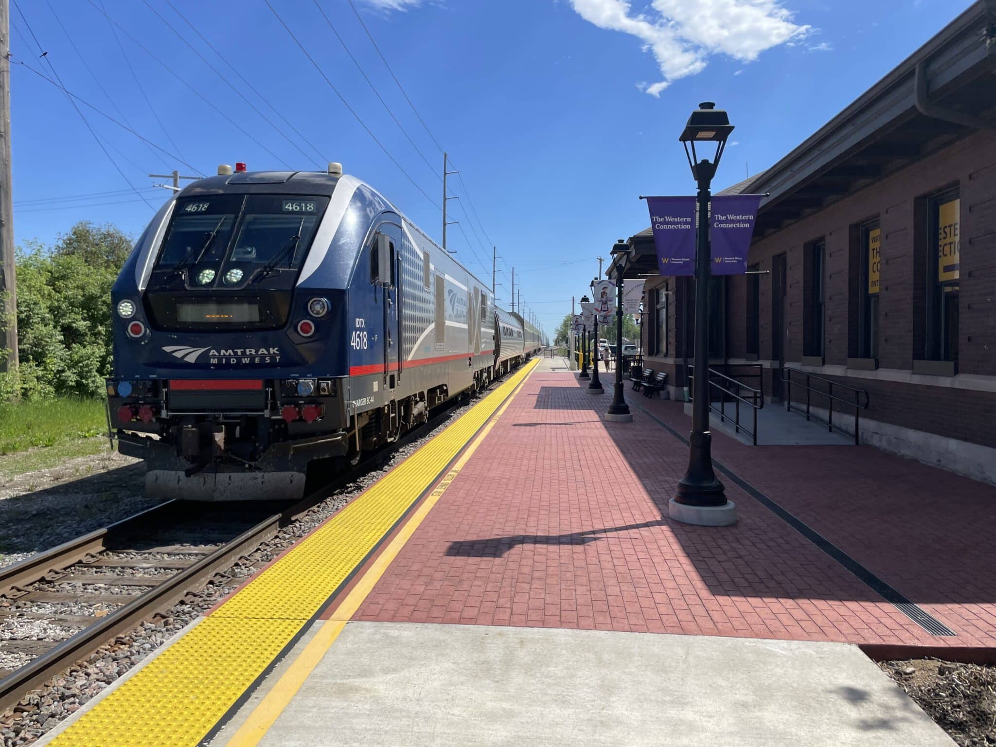 Amtrak Passenger Train &amp; Macomb Historic Depot - Make 